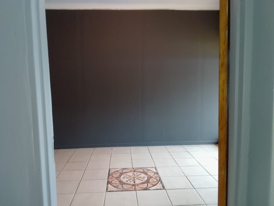 To Let 1 Bedroom Property for Rent in Oos Einde North West